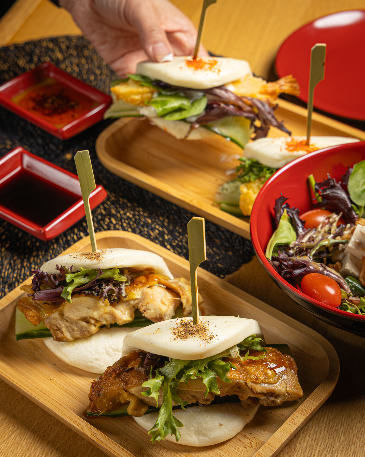 Bao buns with crispy chicken